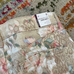 NWT Gloria Vanderbilt Sadie ankle slim leg low rise  flowers jeans Size 8